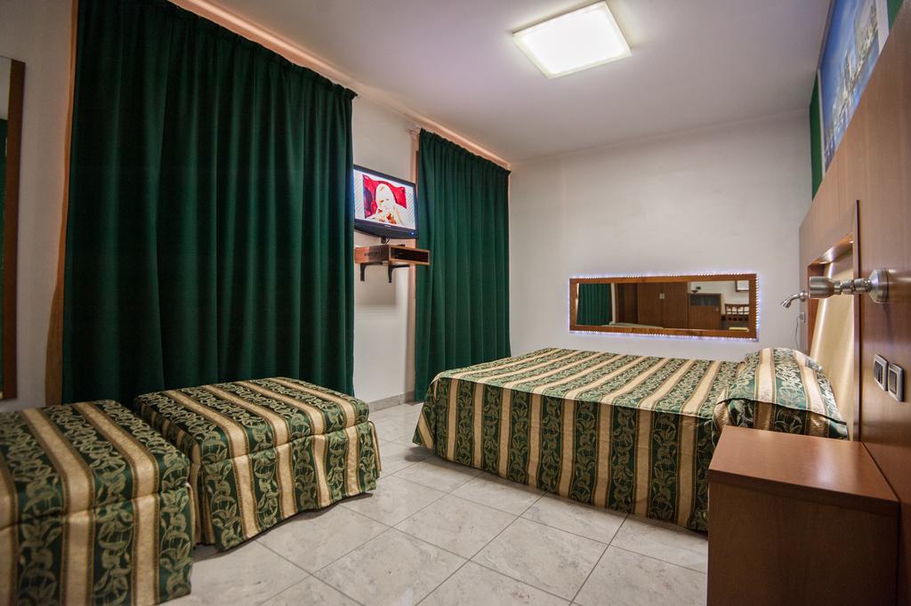Orange Motel Vergiate Exterior foto