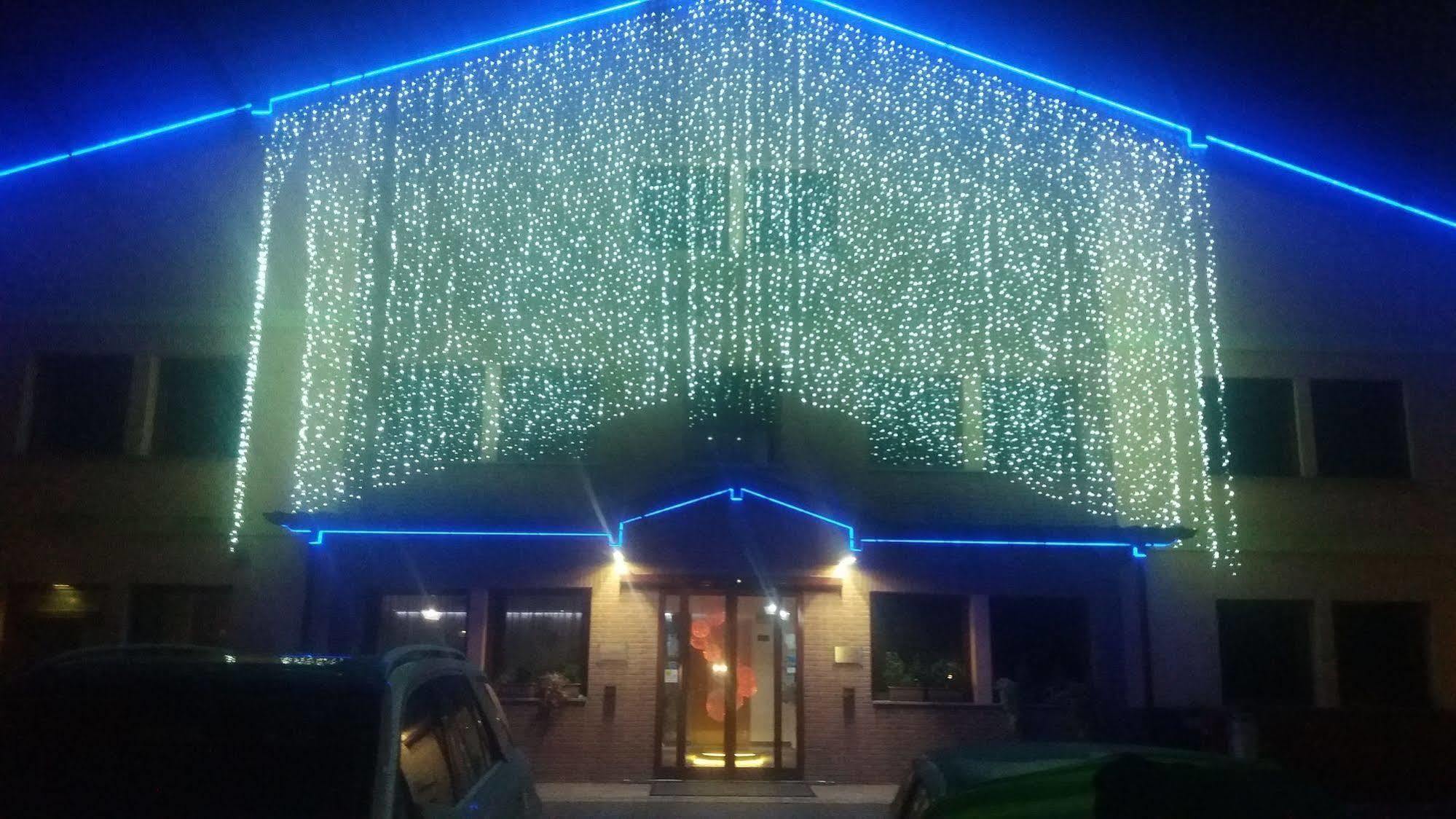 Orange Motel Vergiate Exterior foto