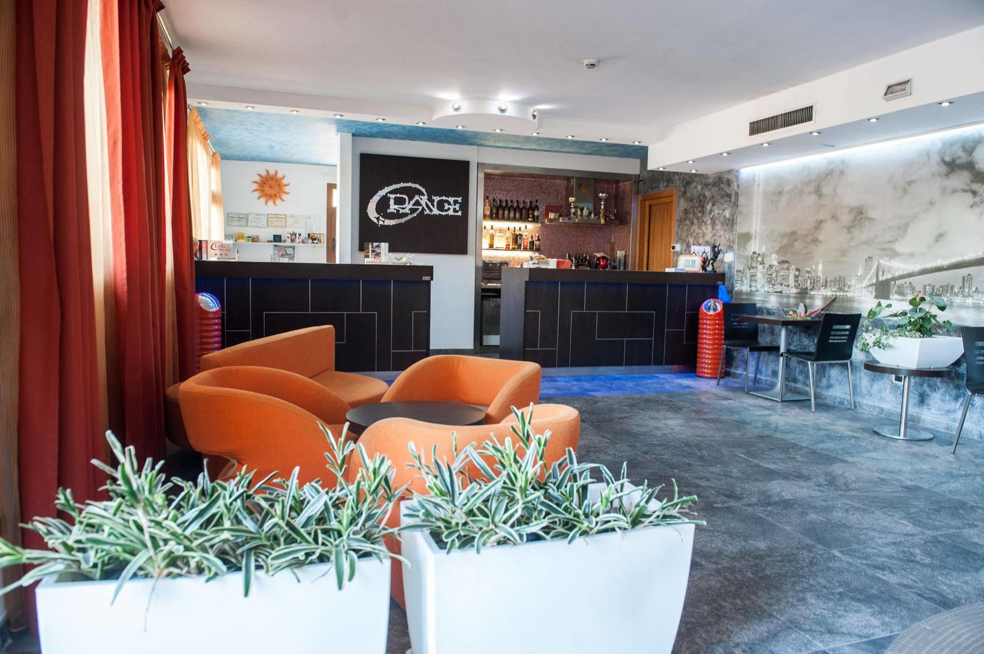 Orange Motel Vergiate Exterior foto